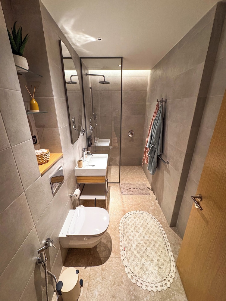 Qumi Porto Suites