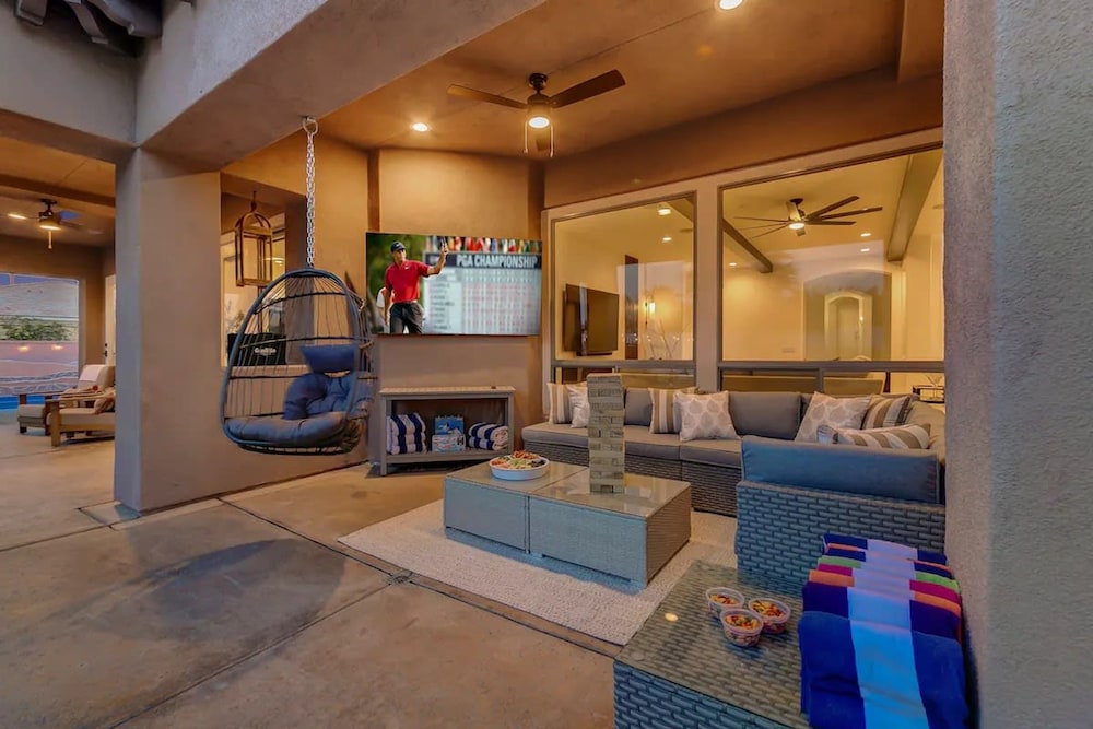 Ohana Whaleslide 7bd Pickleball Game RM GYM