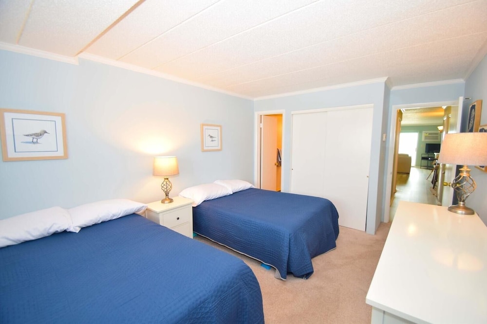 Salty Sands I 402 1 Bedroom Condo by RedAwning view 3