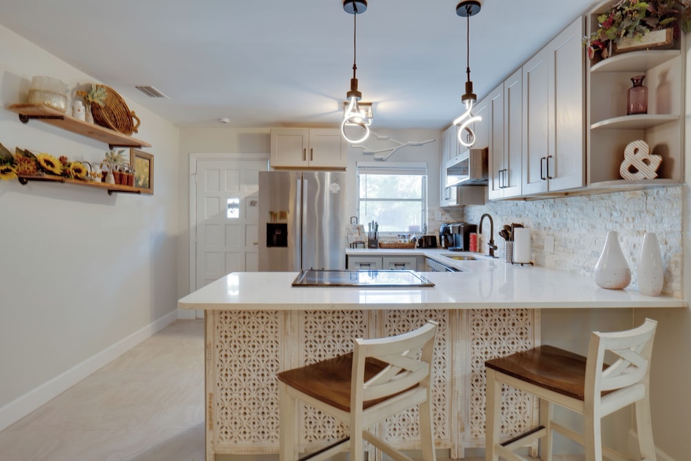 Walk to Redington Beach: Renovated Duplex w/ Patio