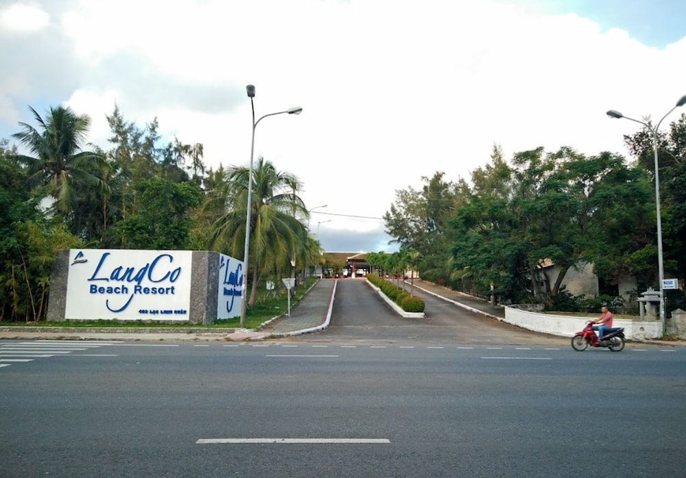 Lăng Cô Beach Resort