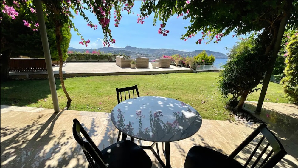 Villa w Sea View Terrace 5 min to Beach in Bodrum view 3