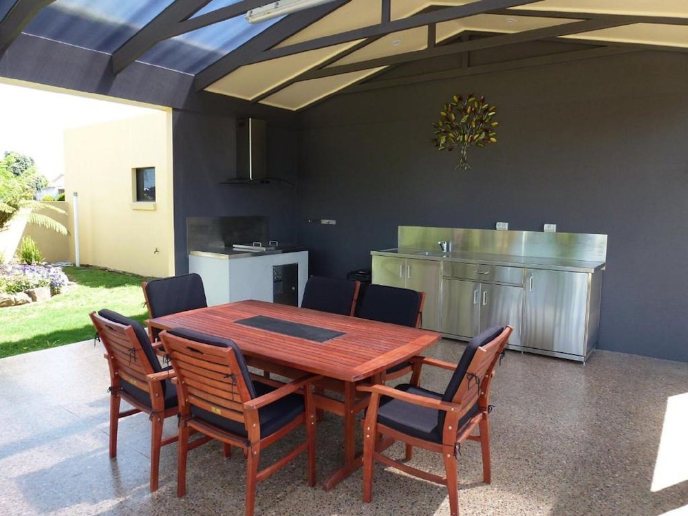 Unwind Mount Gambier Sophisticated Suite
