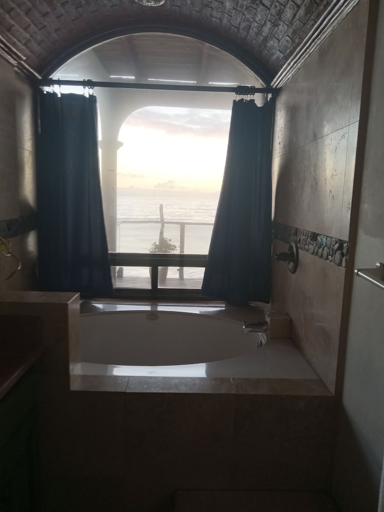 Casa Playa Baja