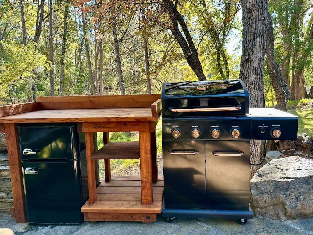 Luxury Casa Oso Retreat 2houses Hottub BBQ 43acres