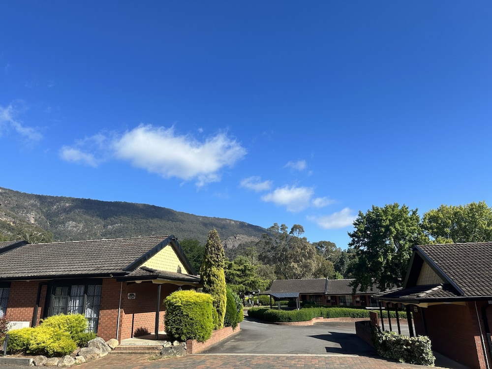 COUNTRY PLAZA HALLS GAP