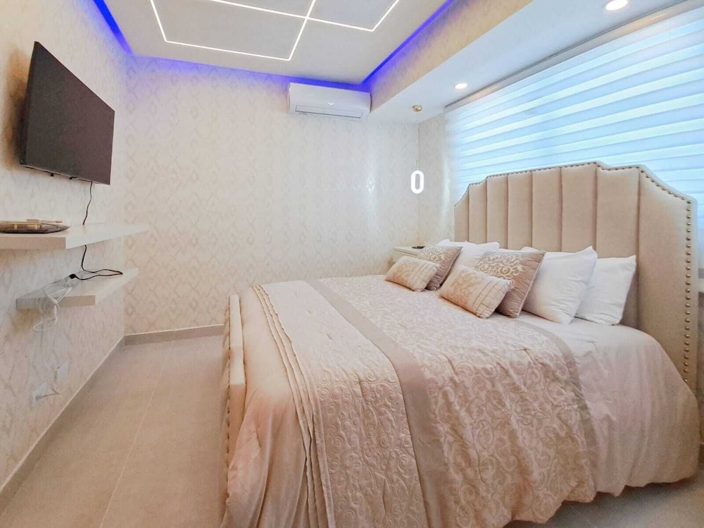 Enjoy Stylish 3br 3, 5b Stylish, Downtown Ocean View