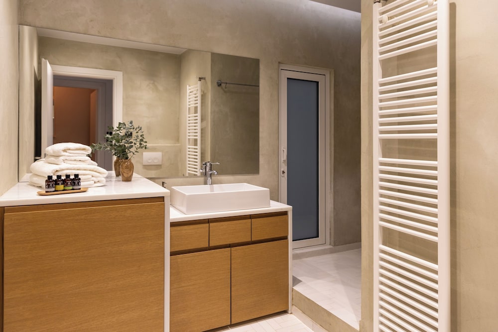 Acropolis Museum Retreat - 2 Bedroom Apartment