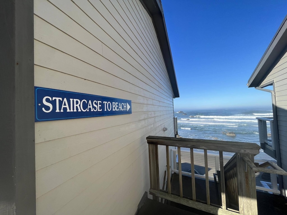 Sunset Oceanfront Lodging