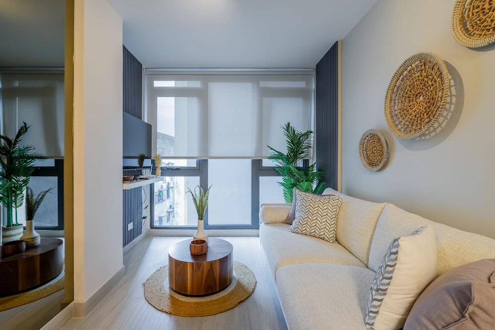 w Majestic 1BR w Fantastic Deco in Casco View