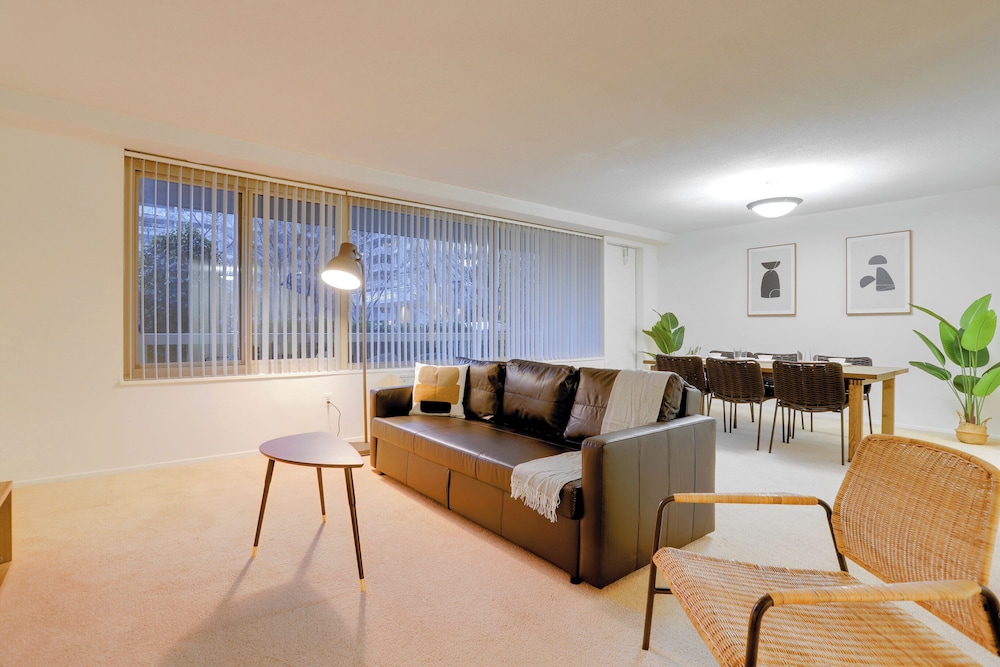 Crystal City Comfortable Apartments