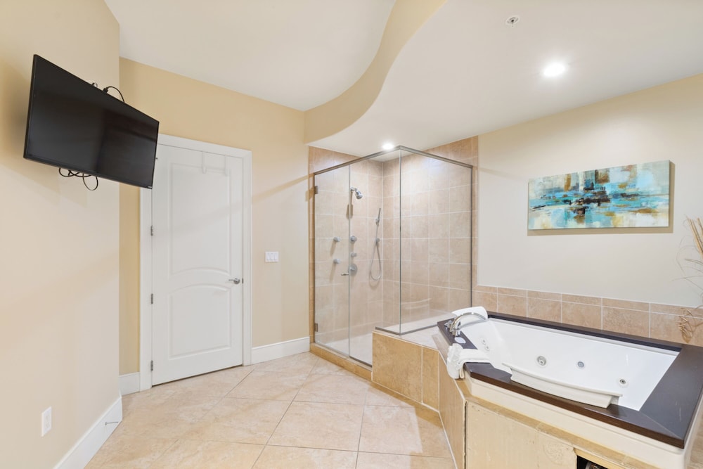 Turquoise Place 1807 D