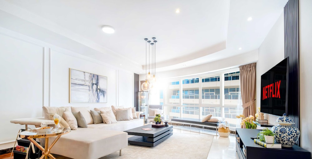 LUX The Al Seef Marina 4 bed Suite
