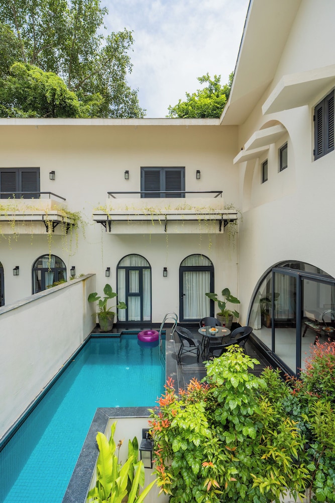 BellaVie | 3-BHK Villa With Private Pool & TV Lounge Area In A Gated Complex