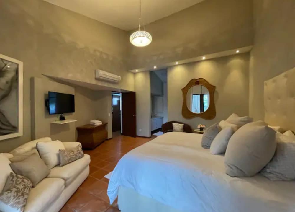 Golfside Villas - Property Image 22