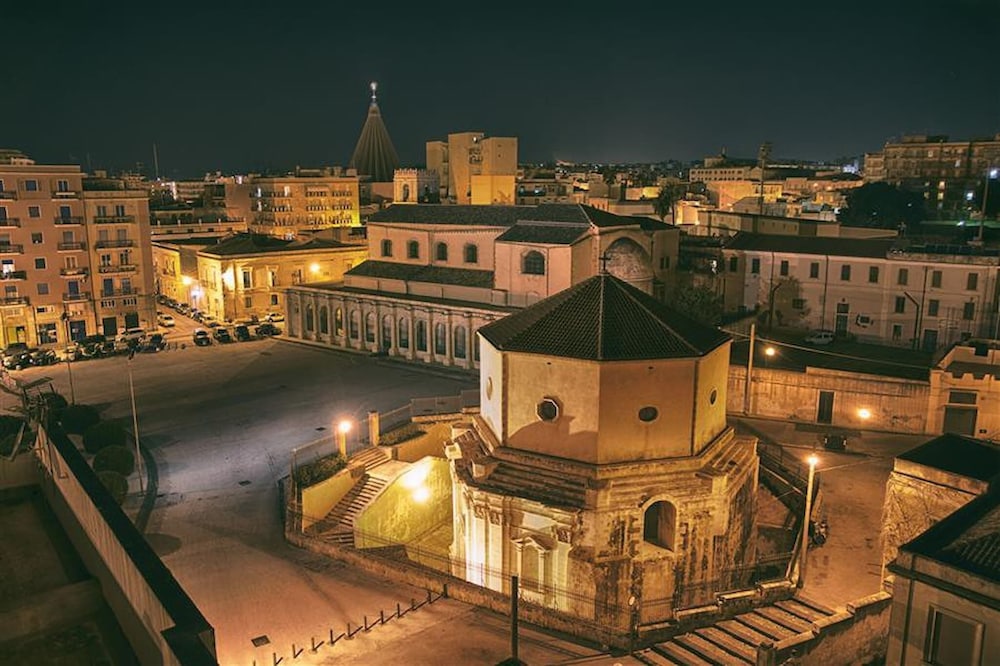 Astra Wi-fi Studio Apartment in the Historic Center