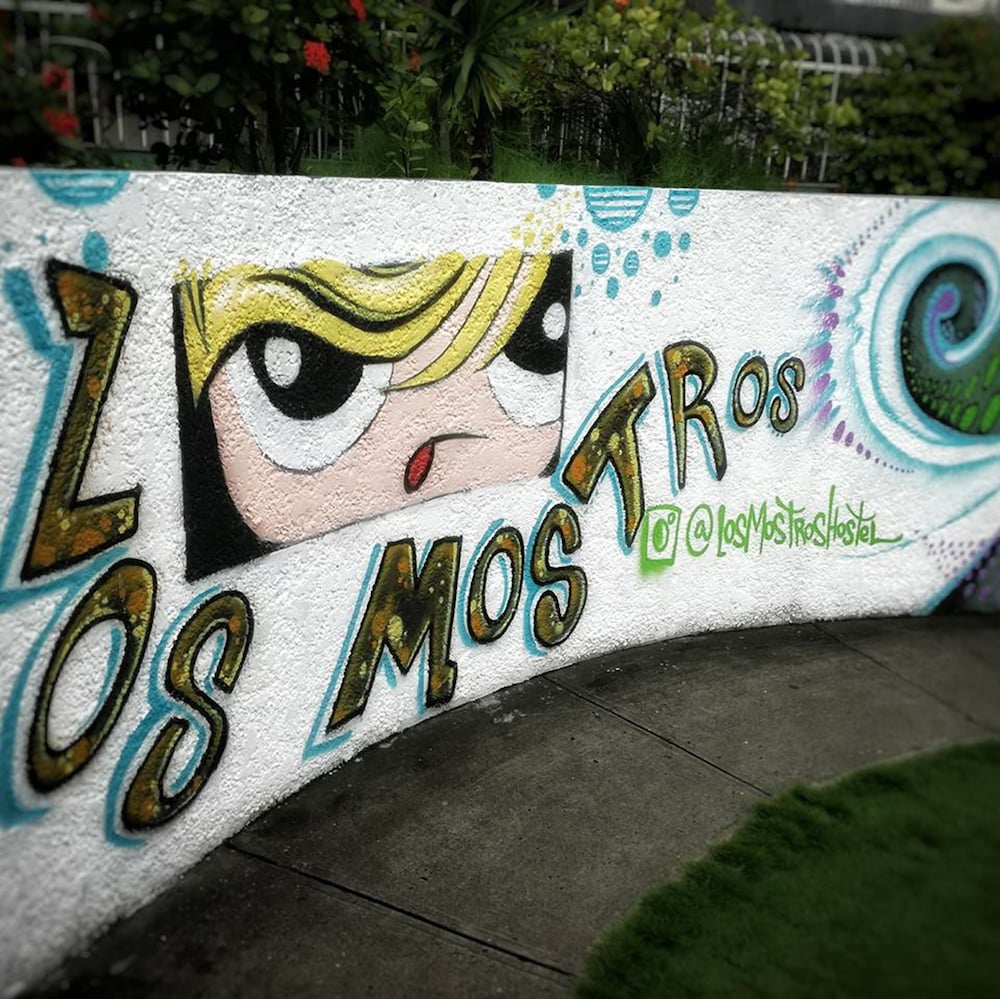 Los Mostros Hostel