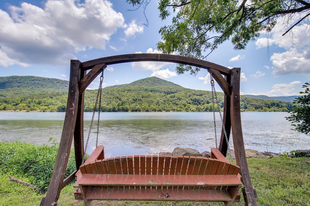 Dock & Hot Tub: Tennessee River Cabin Getaway