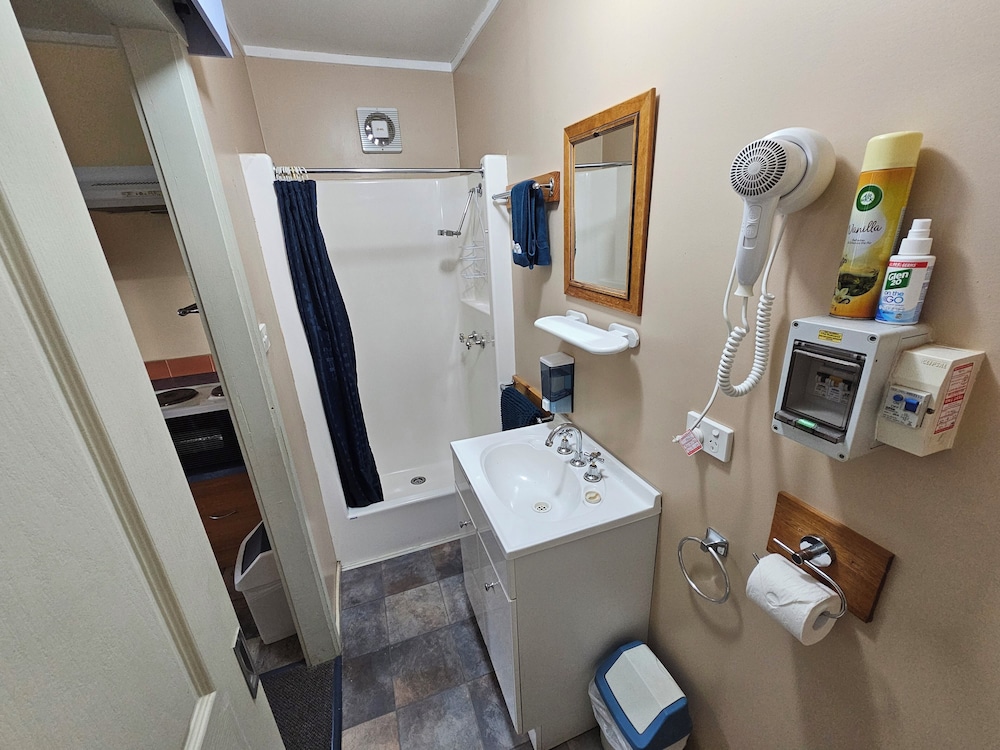 Snug Beach Cabin And Caravan Park