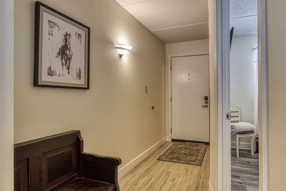 Mountain Splendor 105 - Beautiful Condo In The Heart Of Gatlinburg 1 Bedroom Condo by RedAwning view 3