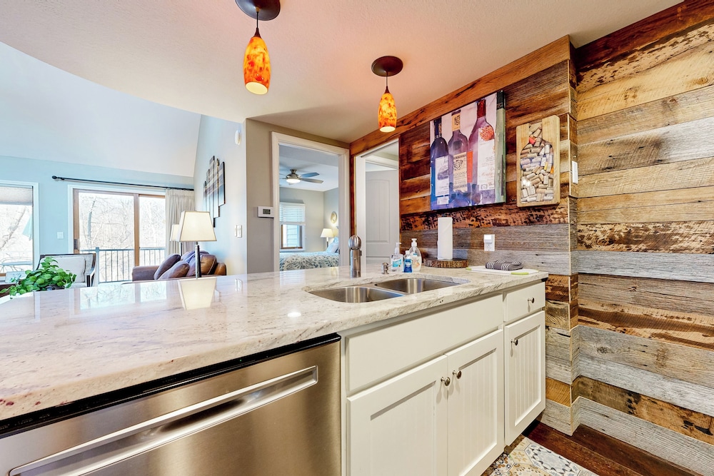 2BR Peaceful Home w/ Pool, Golf, Marina, W & D