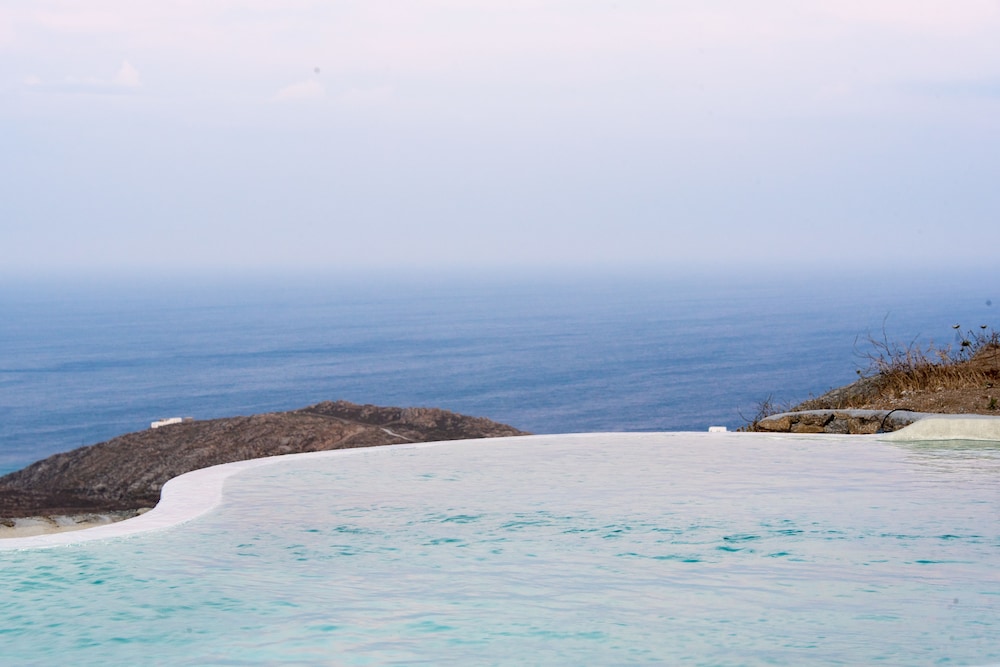 Amallini Suites Mykonos photo 5