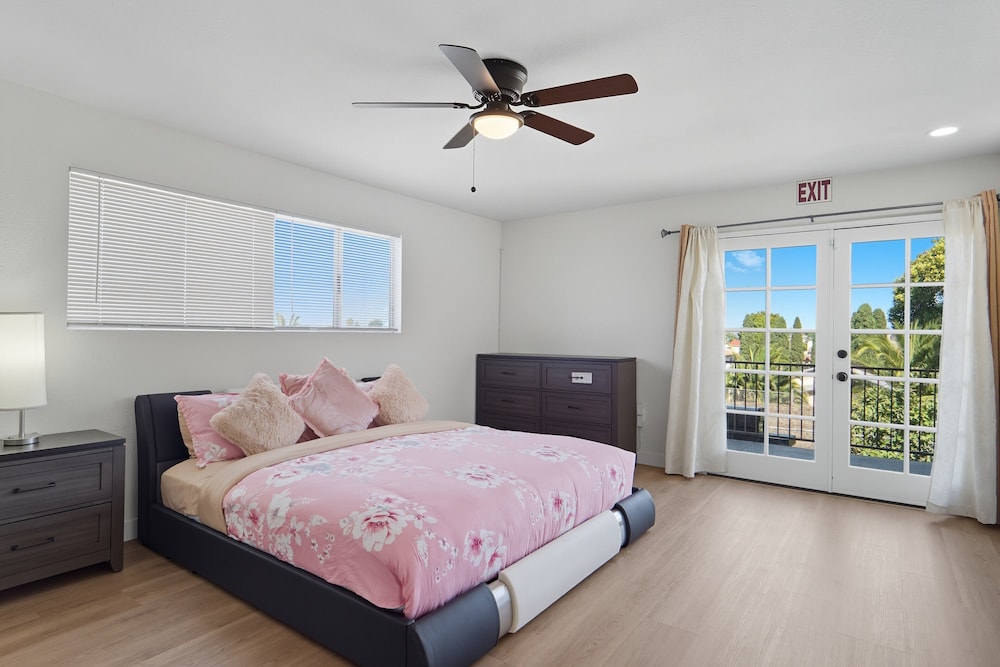 Cozy Paradise Hills Retreat 2 Bedroom Home