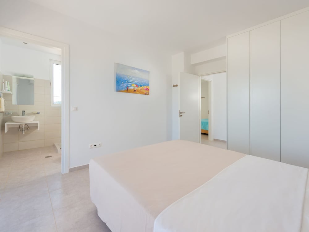 Villa in Rhodes With Infinity Pool & BBQ view 4