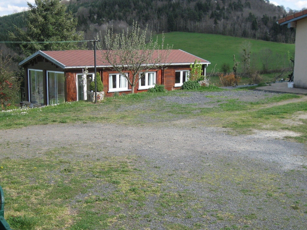 Secluded Chalet in Egliseneuve des Liards