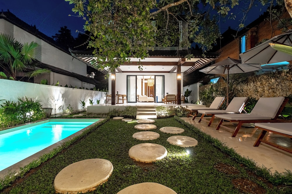 Sacred Jungle by EVDEkimi Ubud – Modern Villas and Apartments with Kitchens, Pools, & Personalized Concierge Service