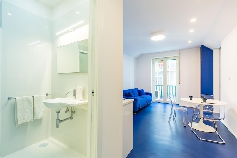 Piazza Municipio Blue Apartment by Wonderful Italy