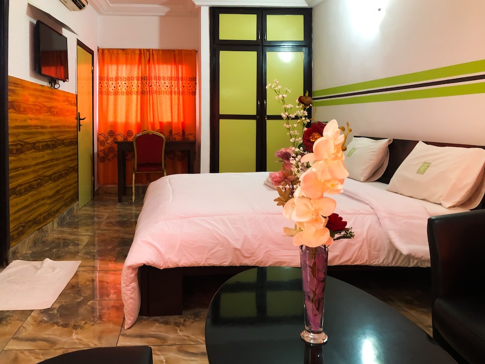HOTEL MIRABELLE view 3