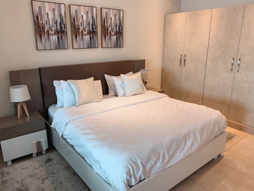 Sky Suites Airport