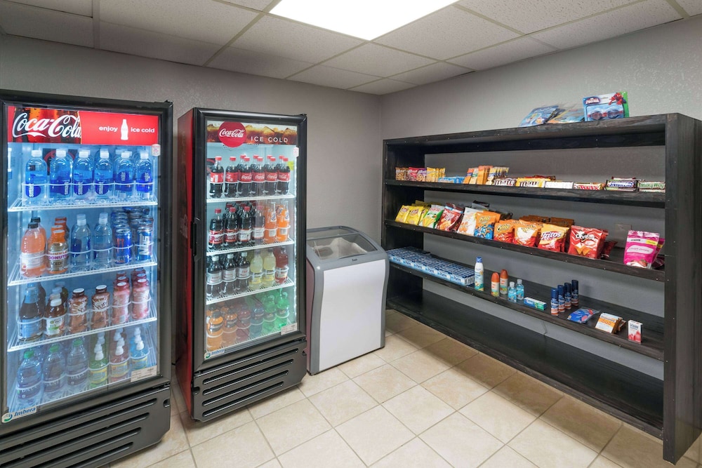 Days Inn by Wyndham Goodlettsville/Nashville - Property Image 1