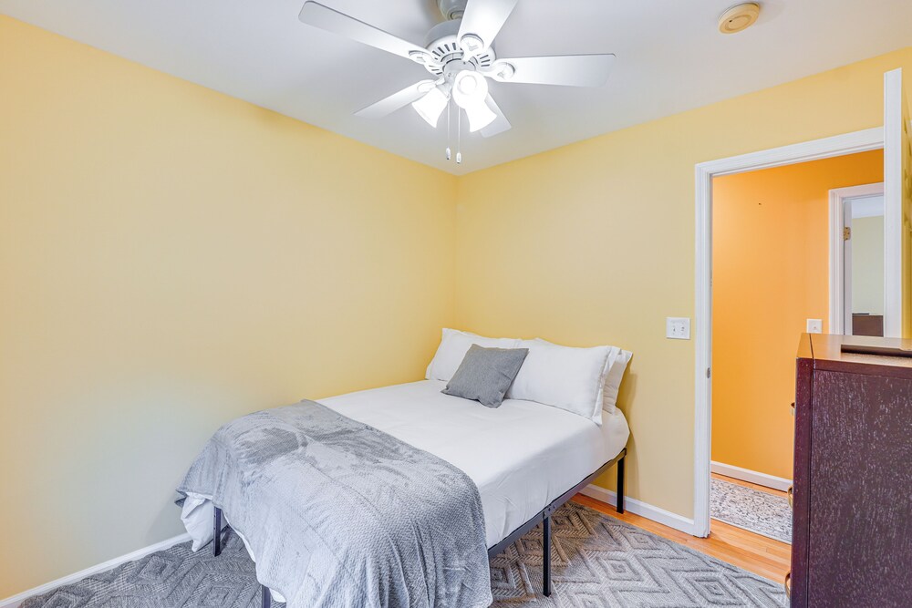 4 Mi to Hudson River: Cozy Newburgh Home!
