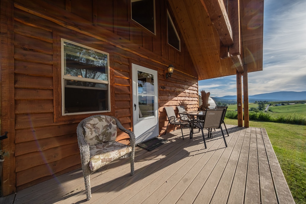 The Cabin on the Ranch view 2