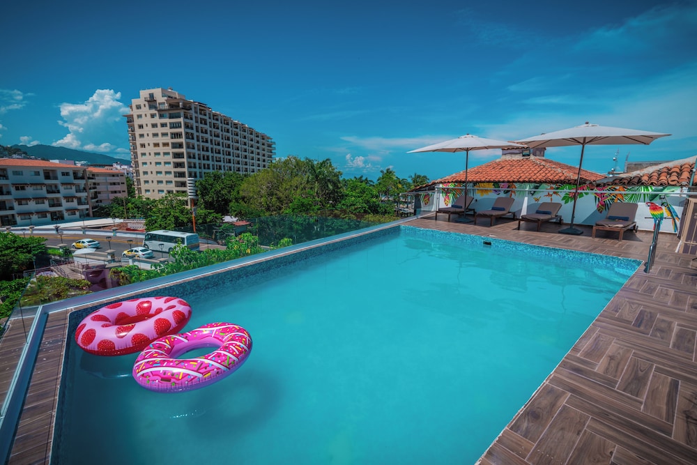 Hotel Encino Malecón Centro Puerto Vallarta - Image 1
