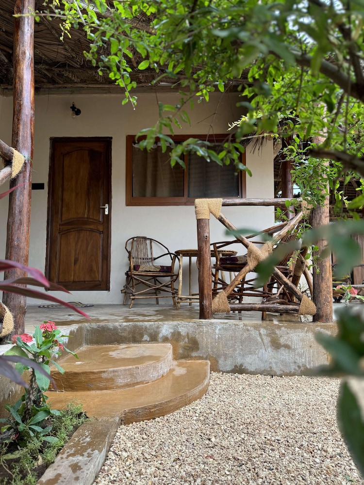 VILLA PEACE AND COLOR