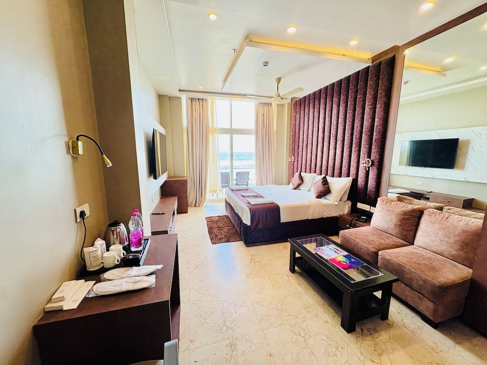 The Bay Suites Puri With Sea View