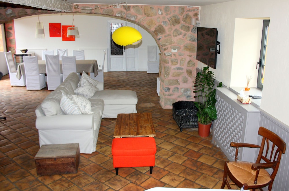 Bed in Bellongue