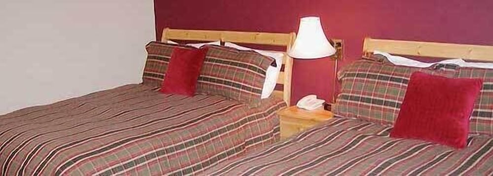 Castle Mountain Ski Lodge - Hostel