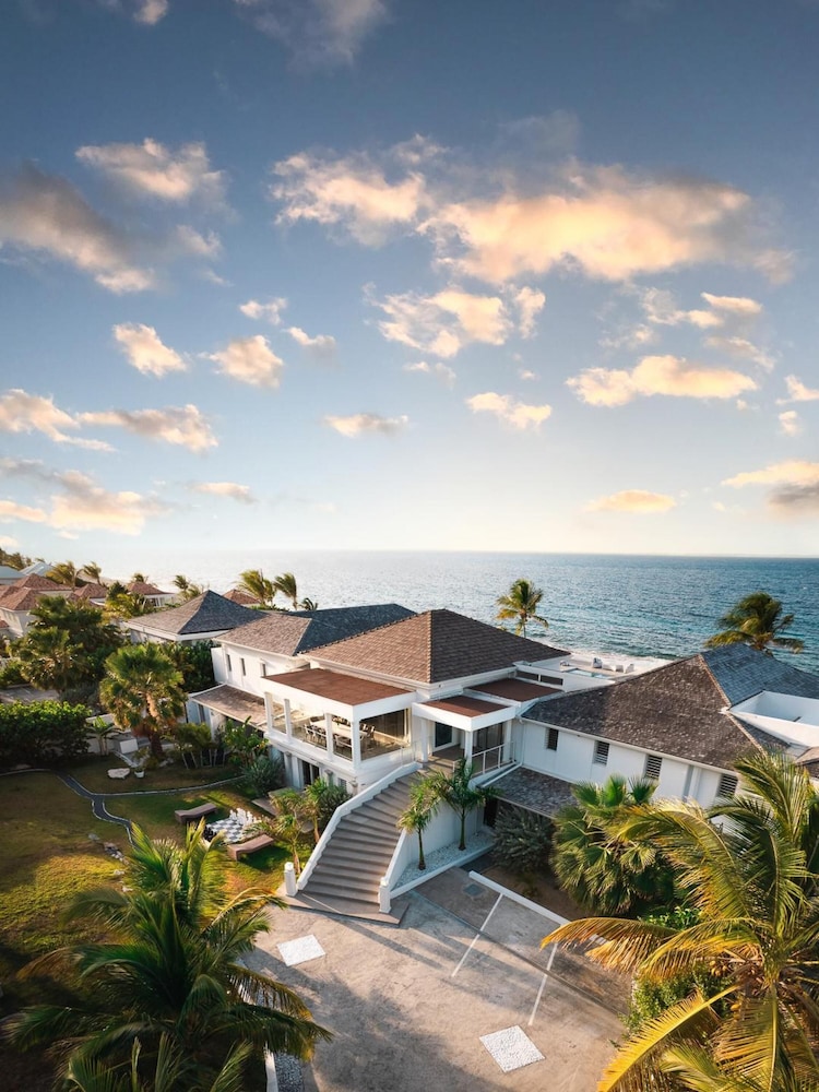 La Perla Palais - Luxury Villa on Private Beach view 4