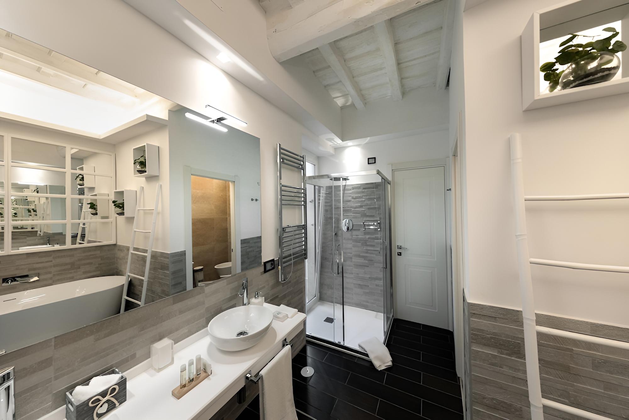 Barcaccia Luxury Suites