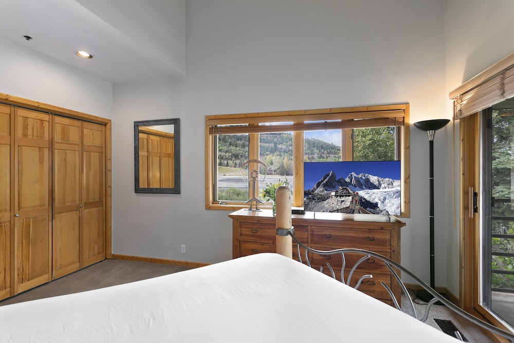 Courchevel at Deer Valley Resort - Two Bedroom Condo #C101 2 Condo