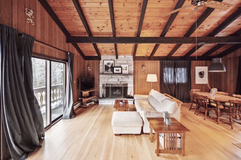 Charming Alpine Retreat Near Attitash Ski Mountain 3 Bedroom Chalet