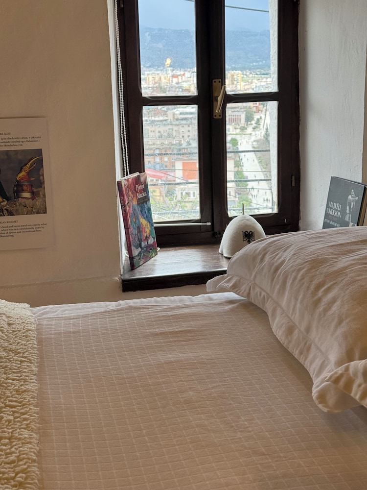 Old Town Guesthouse Guri