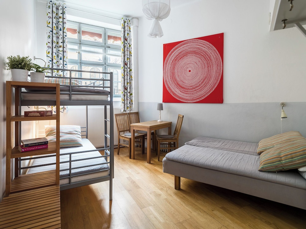 Castanea Old Town Hostel