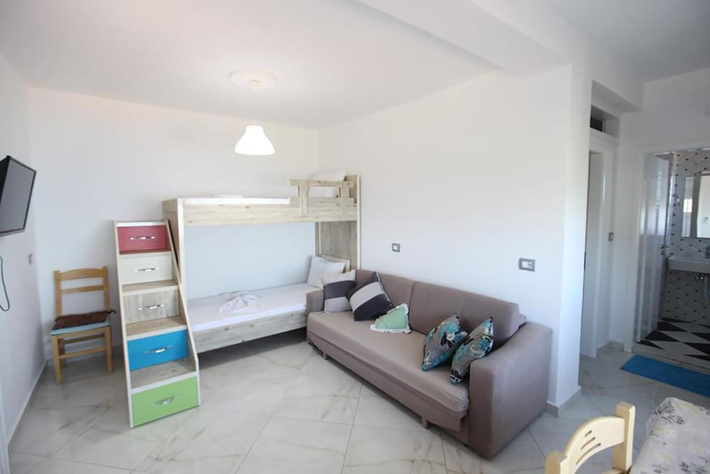 Vila Riza Veliu