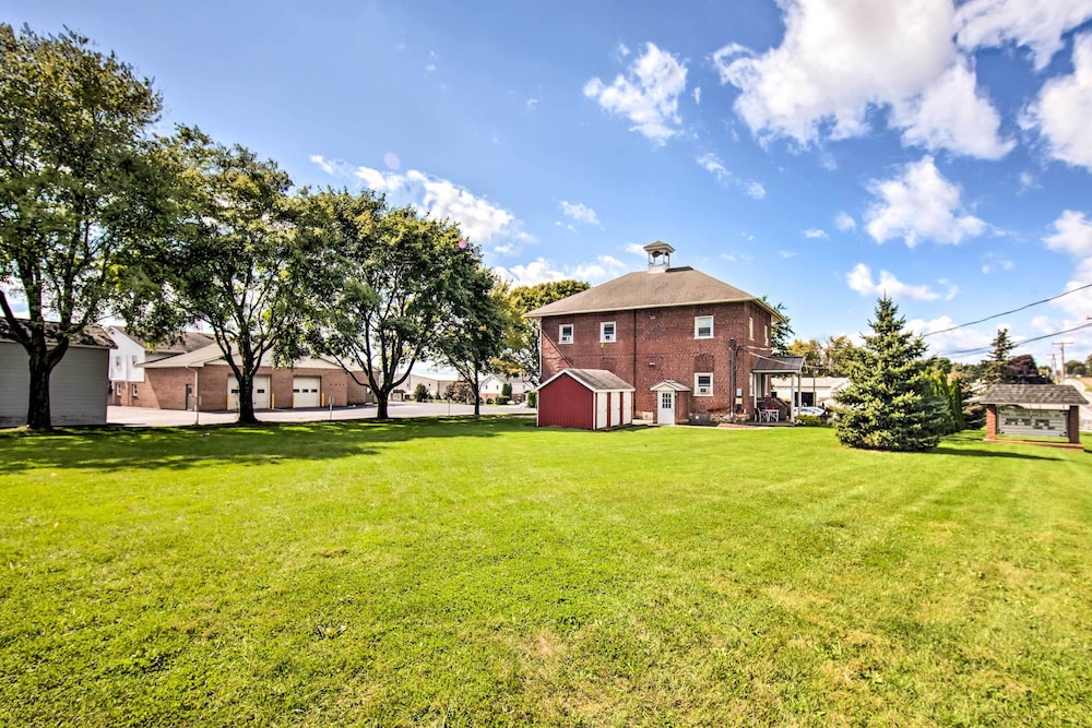 'schoolhouse Haven' in Gap: Communal Grill & Patio