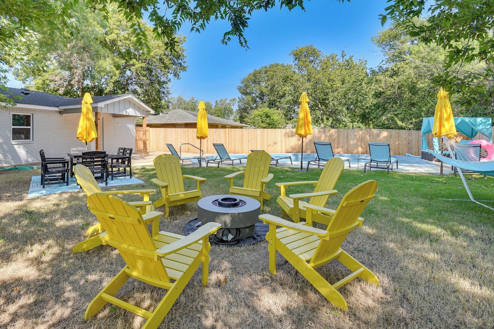 12 Mi to BOK Center: Pet-friendly Home w/ Yard!